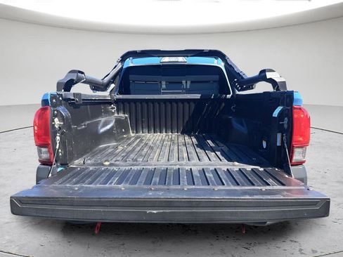 Used 2019 Toyota Tacoma TRD Off-Road w/ Technology Package AWD/4WD image 27