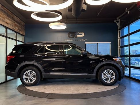 Used 2020 Ford Explorer XLT w/ Class III Trailer Tow Package image 2