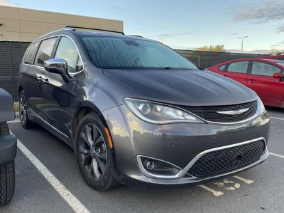 Used 2017 Chrysler Pacifica Limited