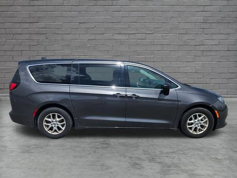 Used 2023 Chrysler Voyager LX FWD image 6