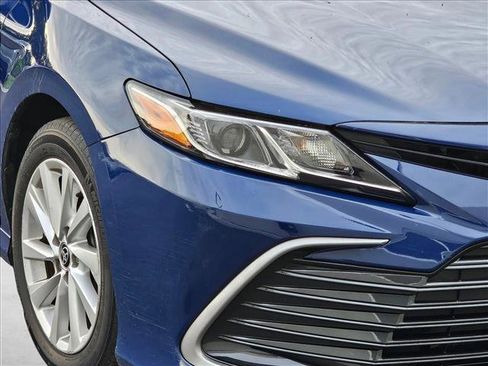 Used 2023 Toyota Camry LE w/ Convenience Package FWD image 4