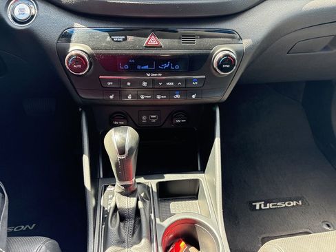 Used 2018 Hyundai Tucson Limited image 33