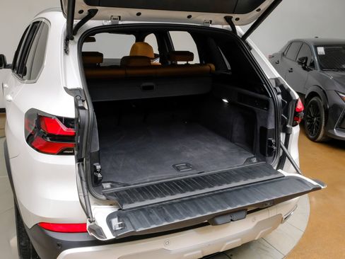 Used 2024 BMW X5 xDrive40i w/ Premium Package AWD/4WD image 57