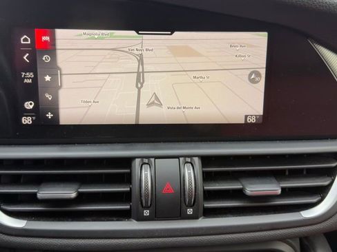 Used 2022 Alfa Romeo Giulia Veloce image 11