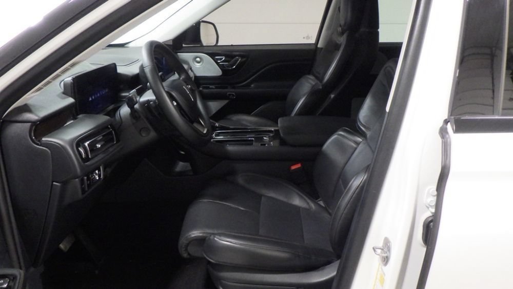 Used 2025 Lincoln Aviator Reserve w/ Equipment Group 201A AWD/4WD image 8