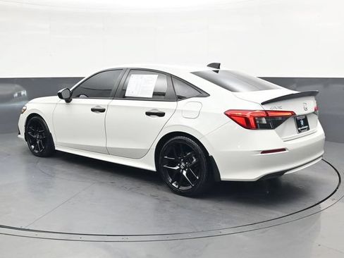 Used 2023 Honda Civic Sport image 6