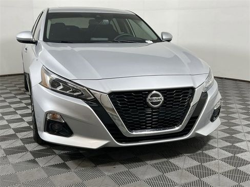 Used 2020 Nissan Altima 2.5 SL image 3