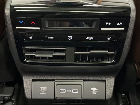Used 2024 Acura MDX SH-AWD w/ Advance Package image 35