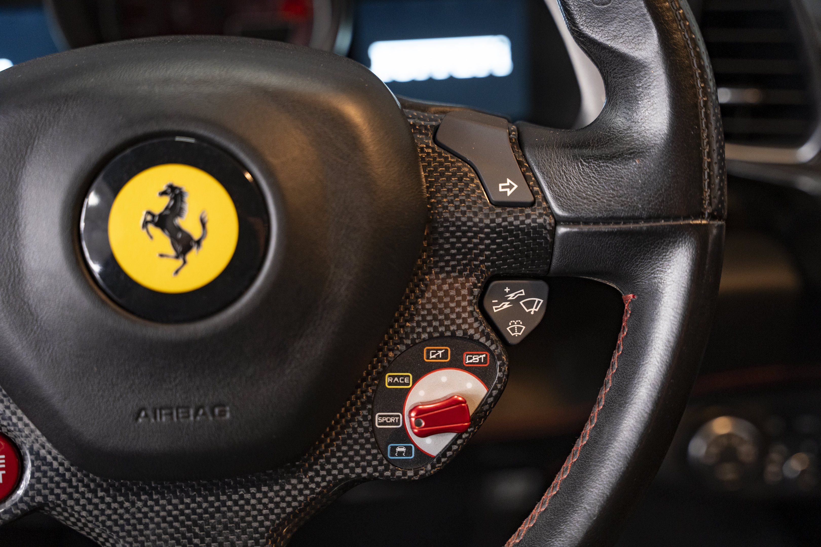 Used 2011 Ferrari 458 Italia Coupe RWD image 33