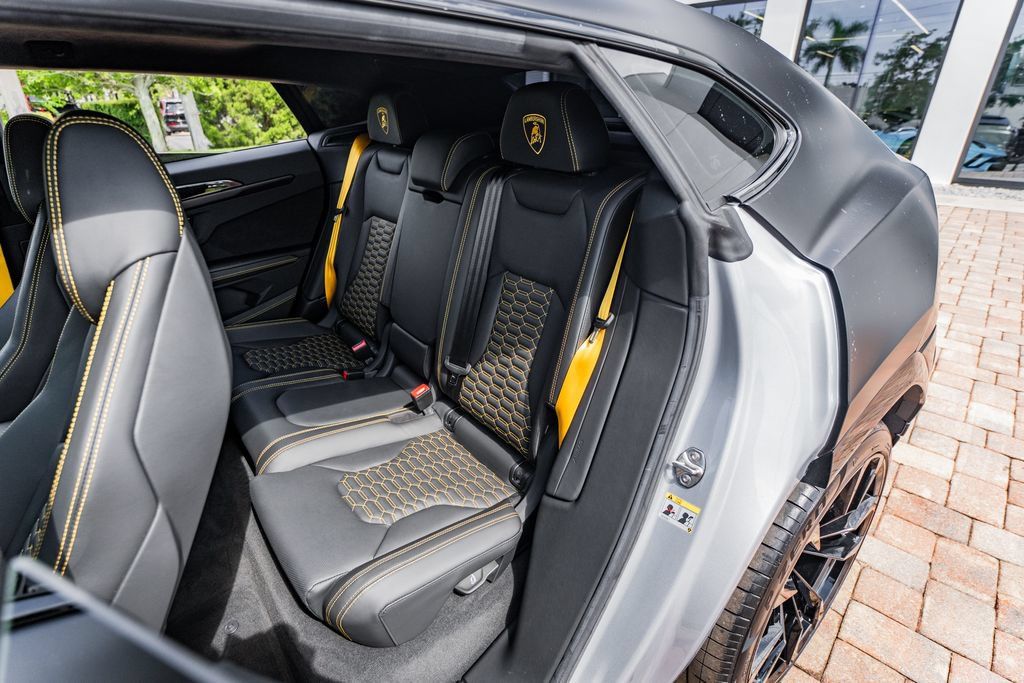 Used 2023 Lamborghini Urus S AWD/4WD image 37