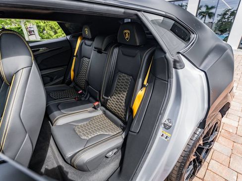 Used 2023 Lamborghini Urus S AWD/4WD image 37