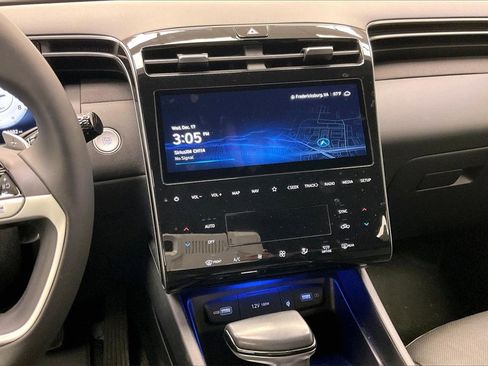 Certified 2023 Hyundai Santa Cruz Limited image 4