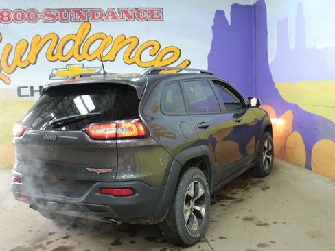 Used 2016 Jeep Cherokee Trailhawk w/ Cold Weather Group image 8