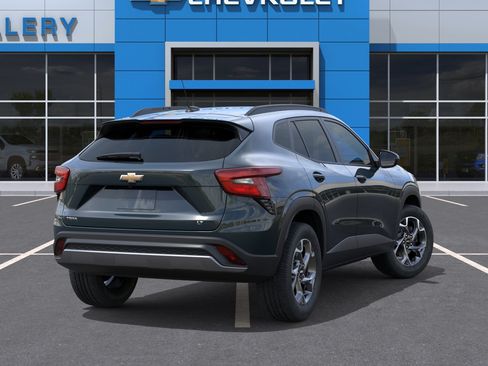 New 2026 Chevrolet Trax LT w/ LT Convenience Package FWD image 4
