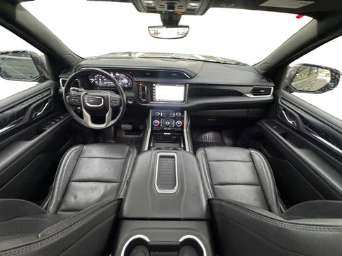 Used 2022 GMC Yukon Denali w/ Denali Premium Package image 12