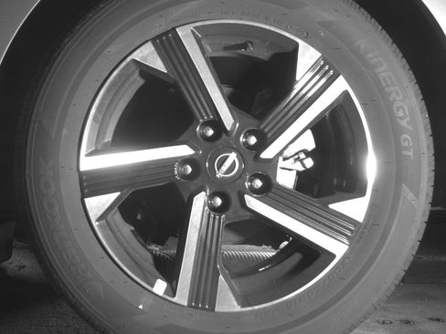 Used 2025 Nissan Sentra SV image 14