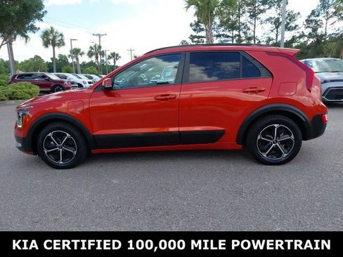 Certified 2023 Kia Niro EX FWD image 8