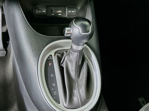 Used 2017 Kia Soul + image 24