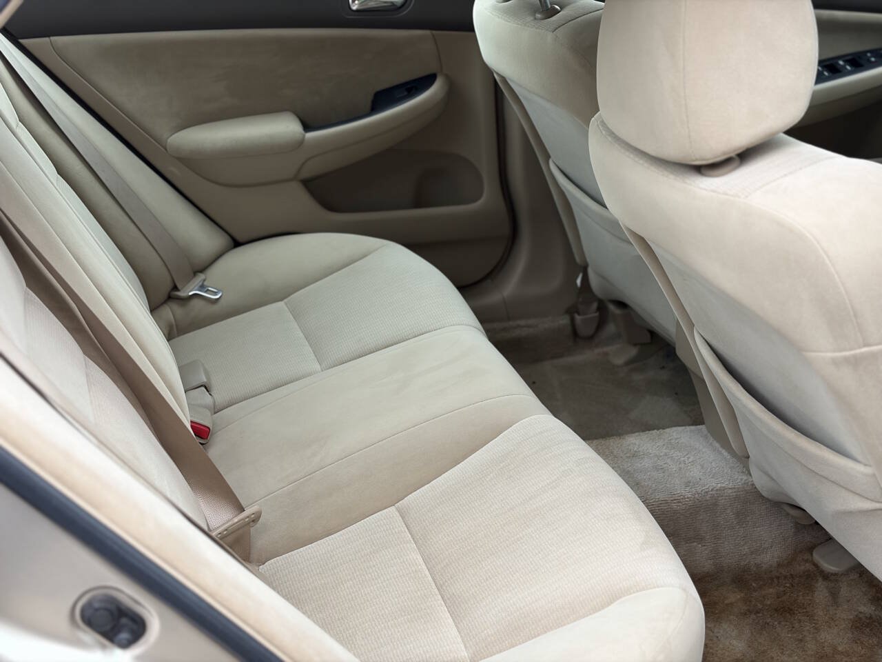 Used 2005 Honda Accord LX image 16