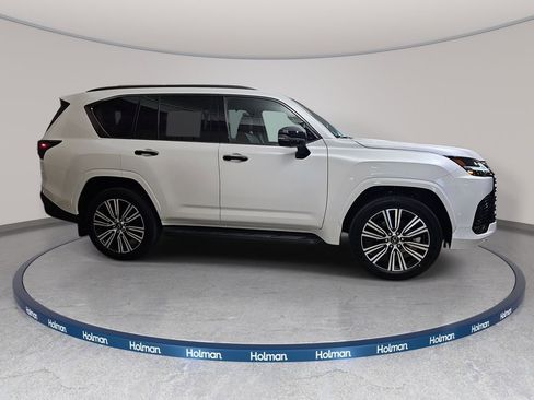 New 2026 Lexus LX 700h Luxury image 4