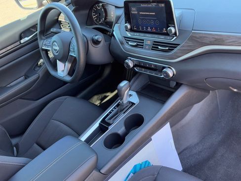 New 2025 Nissan Altima 2.5 SV image 11