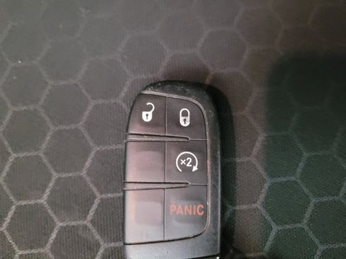 Used 2019 Jeep Compass Latitude FWD image 32