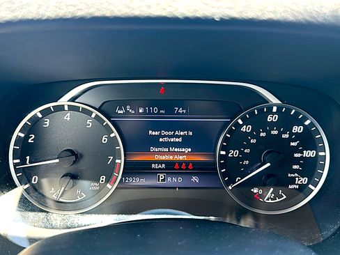 Used 2024 Nissan Frontier SV w/ Technology Package RWD image 26