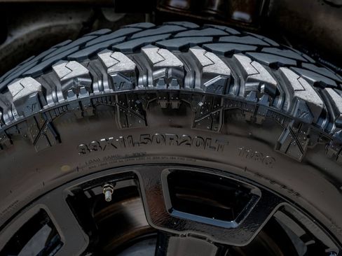 Used 2018 Nissan Titan SL w/ Midnight Edition AWD/4WD image 63