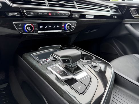 Used 2019 Audi Q7 3.0T Prestige AWD/4WD image 54