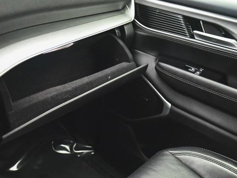 Used 2025 Jeep Wagoneer 4WD image 17