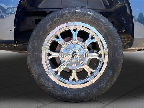 Used 2022 Chevrolet Silverado 1500 LT AWD/4WD image 11