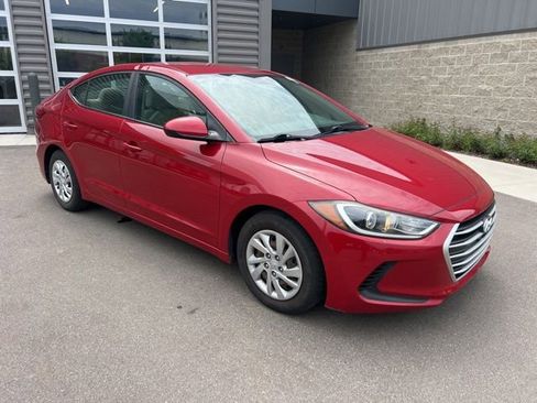 Used 2017 Hyundai Elantra SE FWD image 3