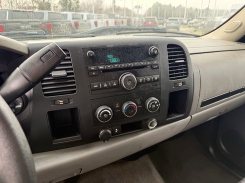 Used 2011 Chevrolet Silverado 1500 LS image 18