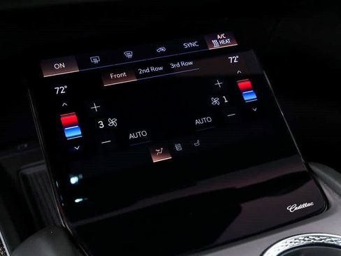 Used 2026 Cadillac Vistiq Luxury AWD/4WD image 14