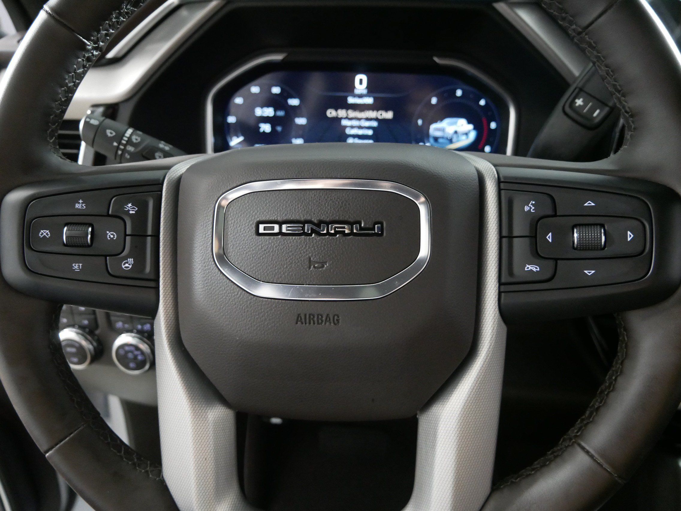 Used 2024 GMC Sierra 2500 Denali w/ Denali Reserve Package AWD/4WD image 25