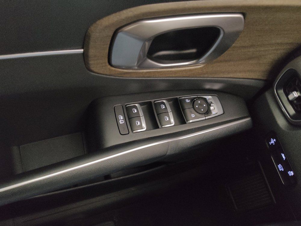 Used 2023 Kia Sorento EX w/ Panoramic Sunroof Package FWD image 27