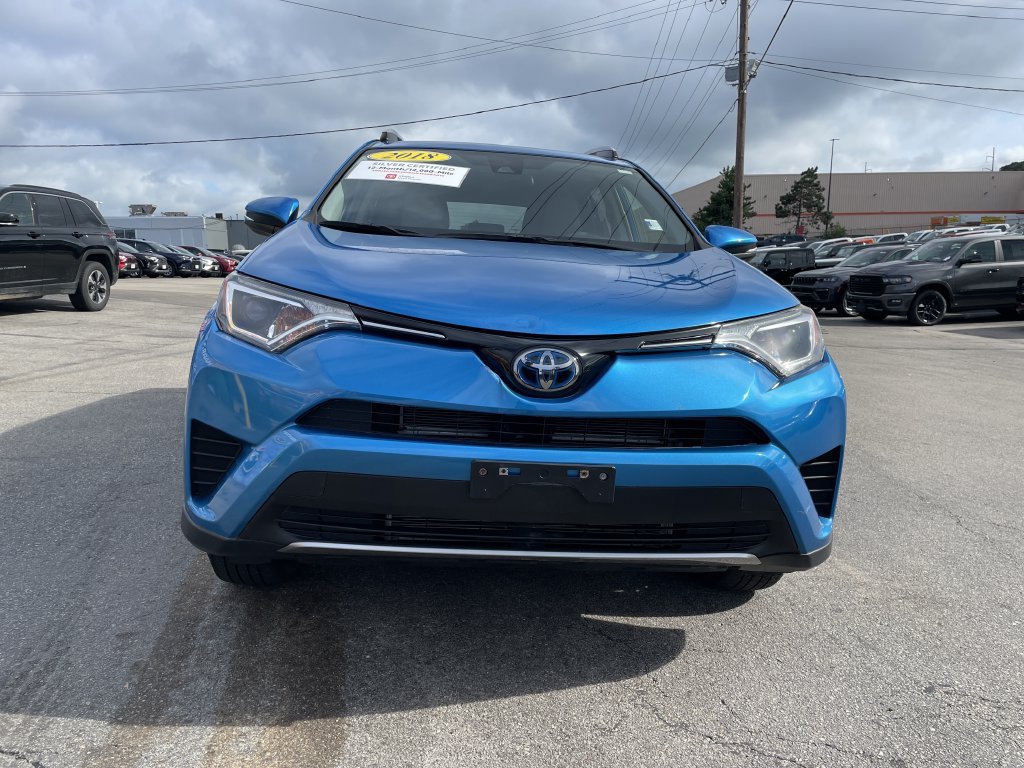 Used 2018 Toyota RAV4 LE AWD/4WD image 5