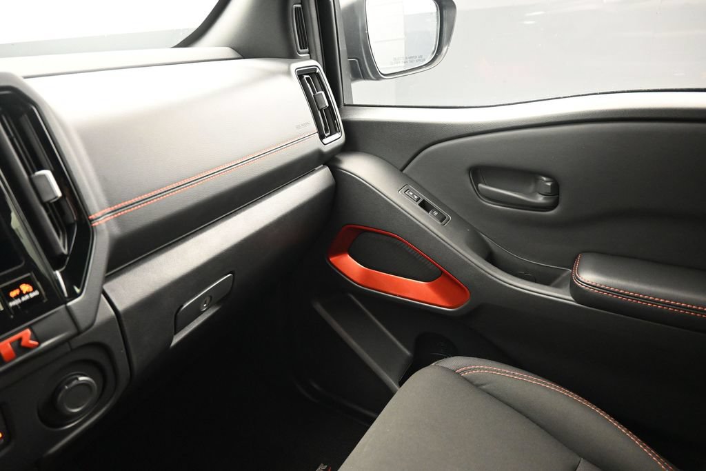 Used 2026 Nissan Frontier PRO-4X AWD/4WD image 8