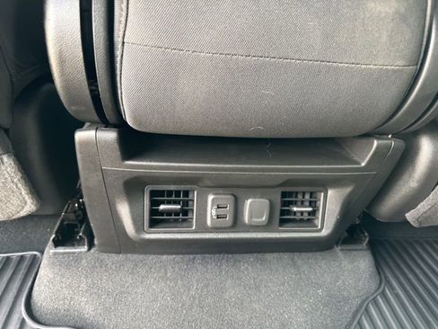 Used 2021 Chevrolet Silverado 1500 LT image 24
