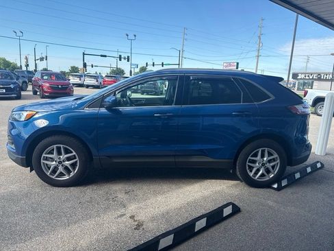 Used 2024 Ford Edge SEL w/ Convenience Package AWD/4WD image 3