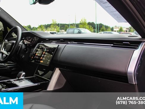 Used 2025 Land Rover Range Rover SE AWD/4WD image 22