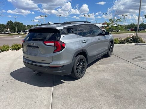 Used 2023 GMC Terrain SLT w/ Elevation Edition AWD/4WD image 9