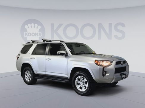 Used 2019 Toyota 4Runner SR5 Premium AWD/4WD image 2
