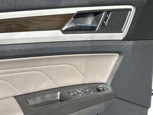 Used 2022 Volkswagen Atlas SE FWD image 19
