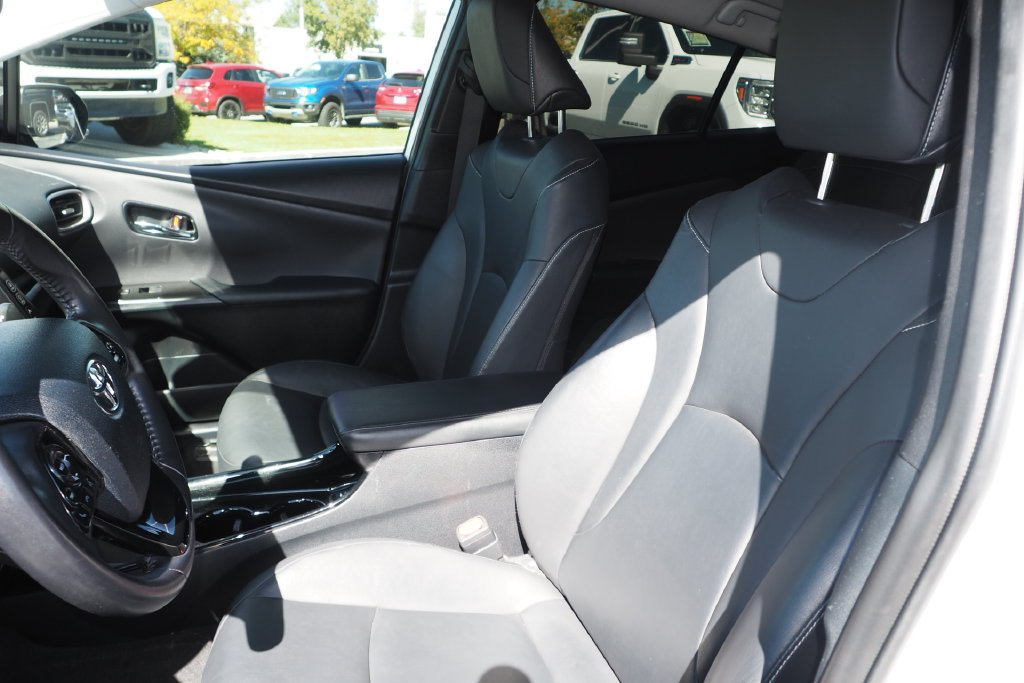 Used 2022 Toyota Prius Prime XLE FWD image 13