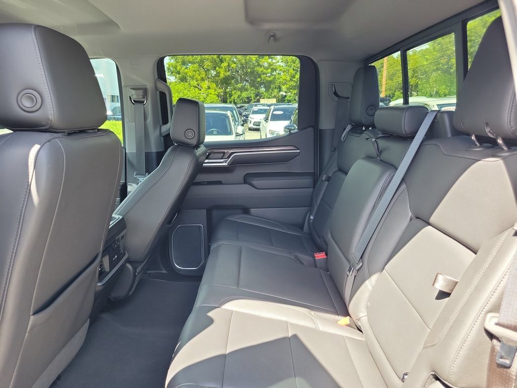 Used 2022 Chevrolet Silverado 1500 LTZ w/ Technology Package AWD/4WD image 13