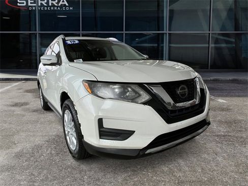 Used 2018 Nissan Rogue SV w/ Premium Package image 5