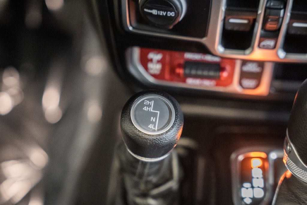 Used 2024 Jeep Wrangler Unlimited Rubicon AWD/4WD image 26