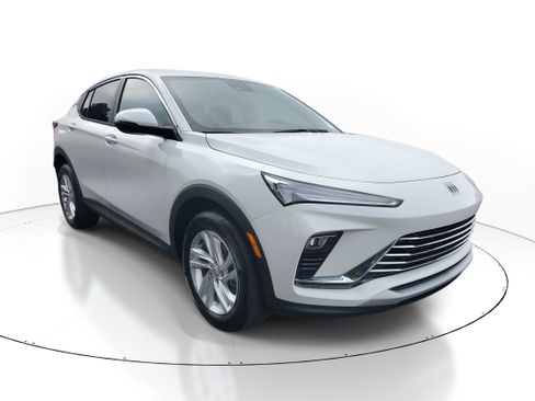 New 2026 Buick Envista Preferred image 2