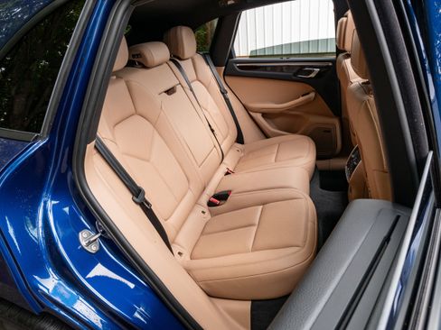 Used 2024 Porsche Macan image 40